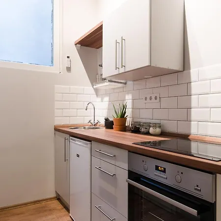 Sesame Light & Wide Apartment *