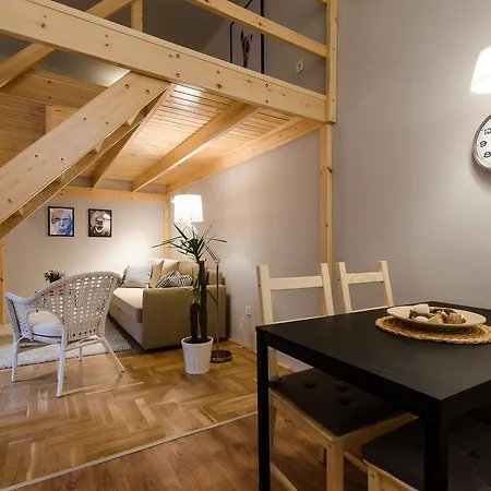 Sesame Light & Wide Apartment *